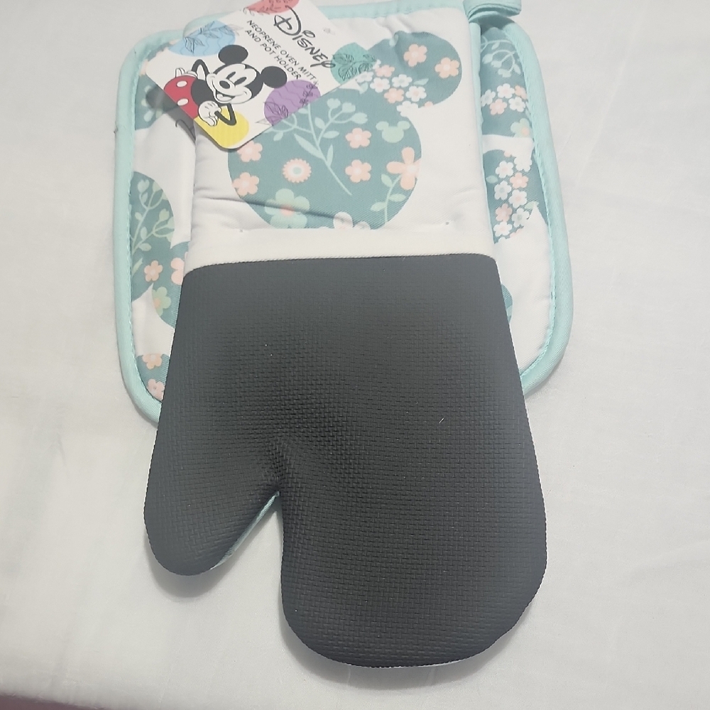 Disney Kids Floral Oven Mitt - Black and Teal